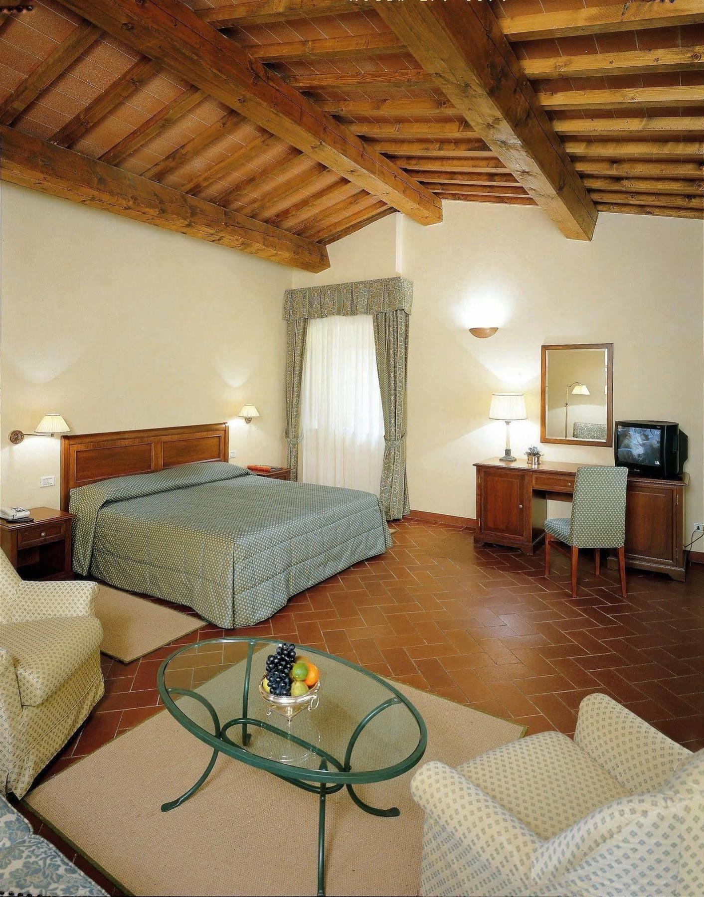Unahotels Poggio Dei Medici Toscana Scarperia Exterior foto