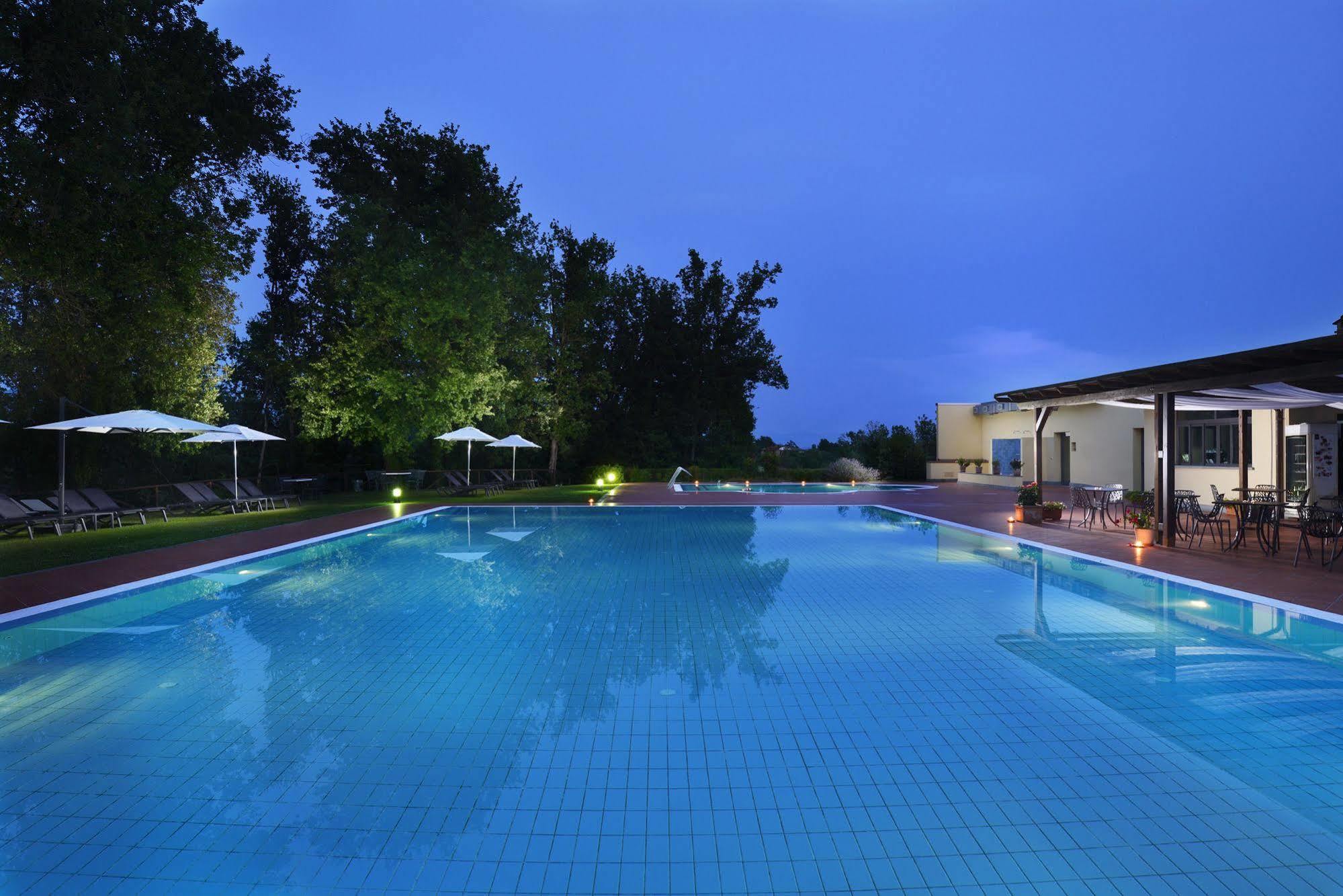 Unahotels Poggio Dei Medici Toscana Scarperia Exterior foto